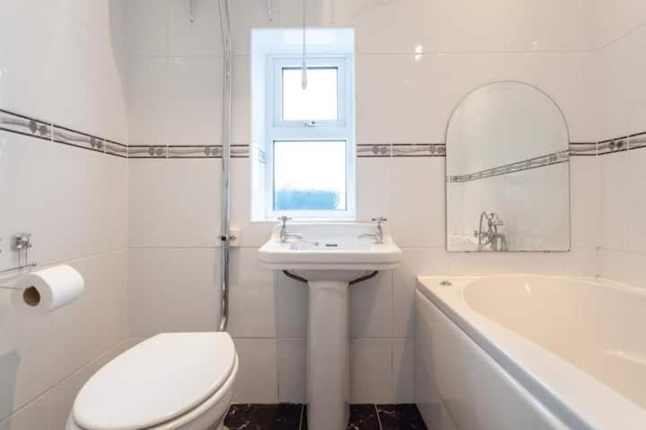 Acton  Charming Cottage 4 Bedroom מראה חיצוני תמונה