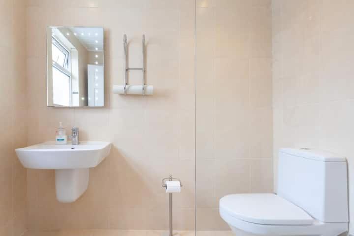 Acton  Charming Cottage 4 Bedroom מראה חיצוני תמונה