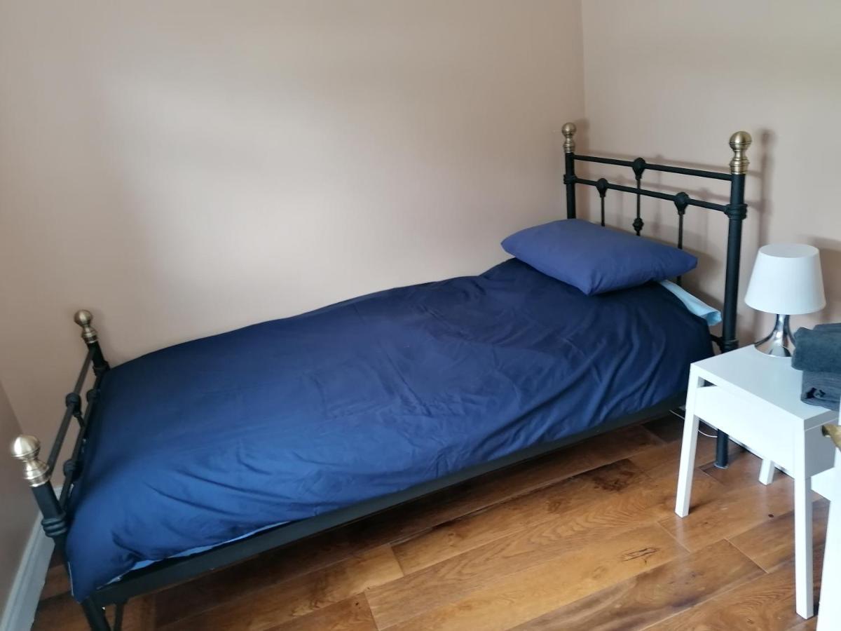 Acton  Charming Cottage 4 Bedroom מראה חיצוני תמונה